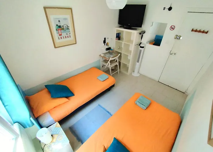 Private In Shared In The Center Of Pansiyon Nice